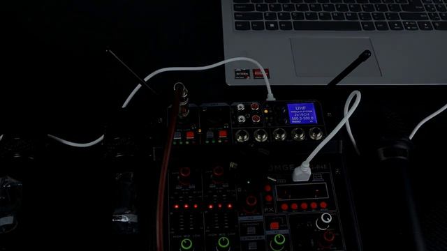 BOMGE 04E4 Channel Mixer With Dual UHF Wireless Mic