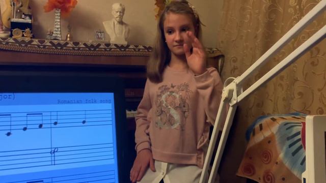 Маргарита. Определение тактового размера - Сольфеджио До мажор мелодии №№ 3, 4. смотреть онлайн