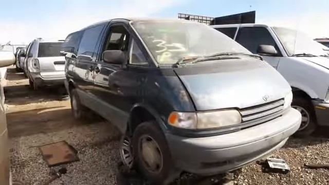 Junkyard Gem 1996 Toyota Previa All Trac смотреть онлайн