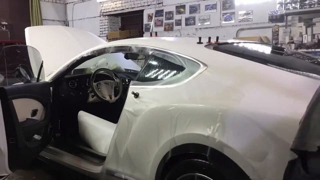 Быстрый процесс полной оклейки Bentley Continental GT в Clear Matte смотреть онлайн