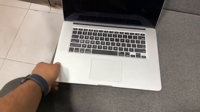 Less used Apple MacBook Pro A1398 смотреть онлайн