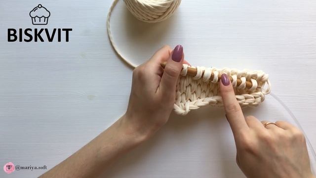 Вязаная подушка крючком. Как связать чехол/наволочку для подушки из трикотажной пряжи|Crochet Pillo смотреть онлайн