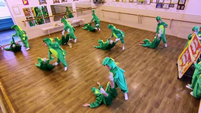 Детский танец "Дино". Легкий танец. смотреть онлайн