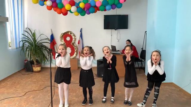 Заводные частушки в исполнении первоклассниц💥 смотреть онлайн