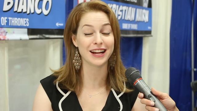 Esmé Bianco (Ros from Game of Thrones) raw interview during PopCon in Indianapolis смотреть онлайн