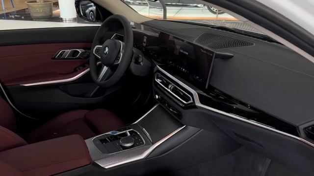 #BMW #i3 
Серьёзный конкурент для #Tesla, #ZEEKR, #avatr и младших моделей #Xiaomi