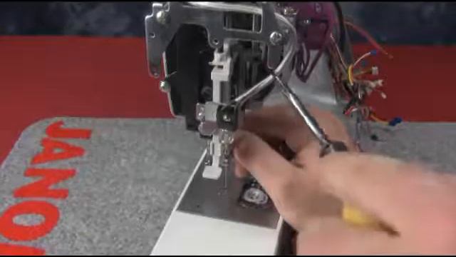 MC350E center needle position смотреть онлайн