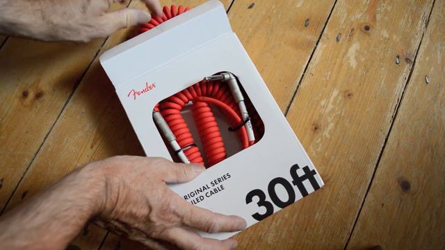FENDER COILED CABLE 9M [30ft] смотреть онлайн