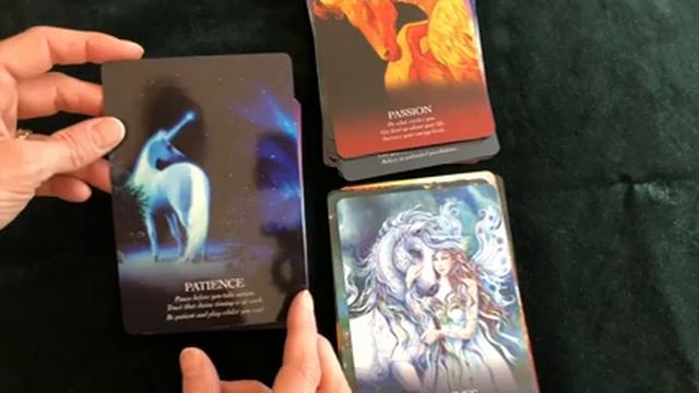 Oracle of the Unicorns Unboxing and Comparison смотреть онлайн