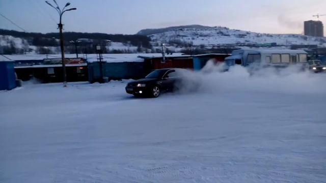 КАК Я ДРИФТУЮ НА Audi А6С5 quattro V6 3.0 литра на МЕХАНИКЕ!!! смотреть онлайн