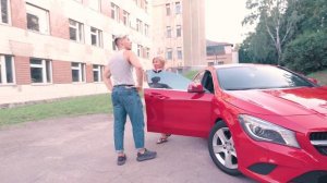 ОСУЩЕСТВИЛ МЕЧТУ МАМЫ. Подарил машину.