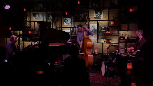 Трио Евгения Гречищева – 11.02.22 – джаз-клуб ESSE (г. Москва). смотреть онлайн