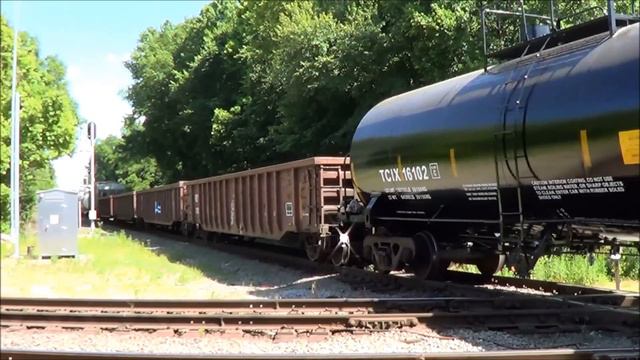 A Few Trains In Selma NC With A CSX AC6000CW Leader 5-29-2015 смотреть онлайн