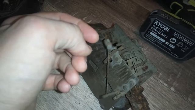 Нашел механизм старинных часов с боем смотреть онлайн