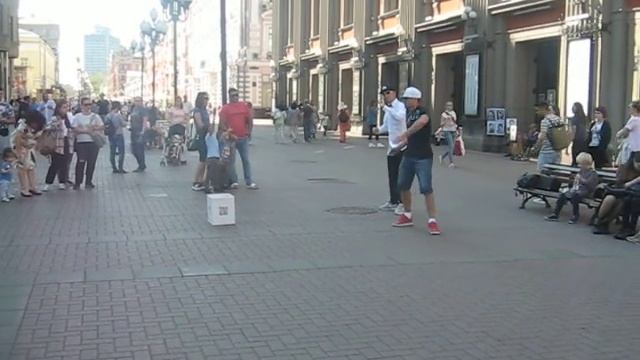 old arbat street 18 08 2018 02 брейк данс смотреть онлайн
