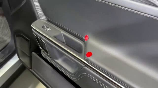 Rivian R1T | Interior Features - Pros and Cons смотреть онлайн