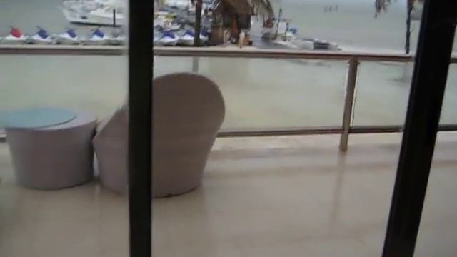 Tropical storm in Cancun 10/16/11, flooded our room смотреть онлайн