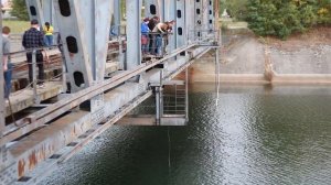 Сомы в Чернобыле - видео про рыб-мутантов Чернобыльской Зоны Отчуждения