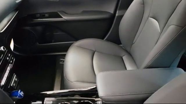 2021 Toyota PRIUS 5D Hatchback XLE AWD-e Racine Milwaukee Kenosha Janesville Burlington смотреть онлайн