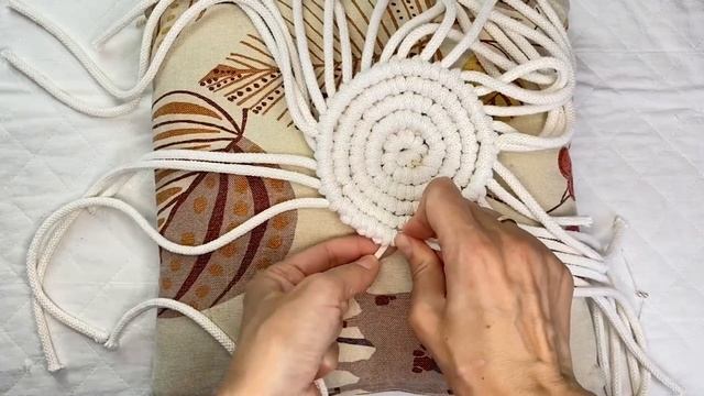 Macrame Coaster without fringes / Macrame Coaster Step by Step / DIY Macrame Coaster Tutorial смотреть онлайн