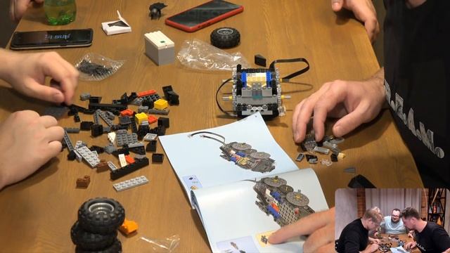 Собираем LEGO Бэтмобиль на пульте управления! смотреть онлайн