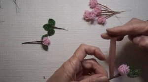 Розы из бисера. Маленькое дерево с розами из бисера.