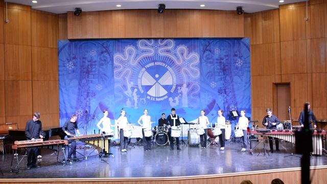 «Gonna Fly Now» Билла Конти аранжировка Федотов Р исполняют Сводный ансамбль барабанщиков смотреть онлайн