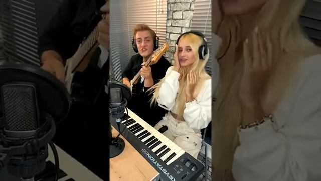 Анастасия Белявская & Олег Сидоров - Nirvana vs А уже фсё смотреть онлайн