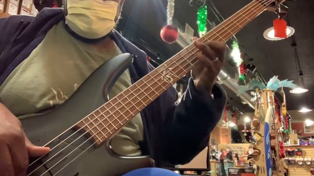 Ibanez Fieldy Signature K5 смотреть онлайн