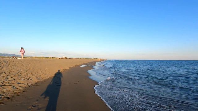 Plaža Ada Bojana, šetnja u suton 4k смотреть онлайн