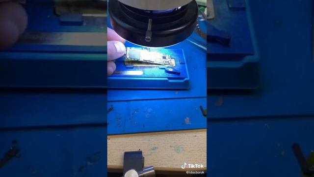 iPhone SE Не заряжается (ещё одна причина) смотреть онлайн