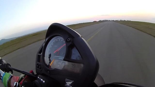 Honda CB 600F Hornet I Acceleration - Letiště Popice смотреть онлайн