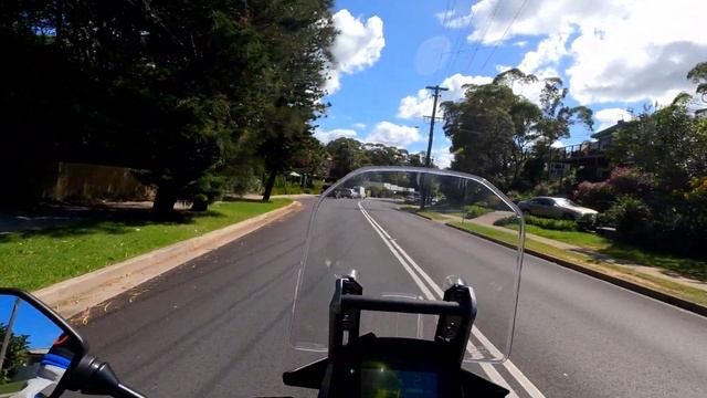 A Motorcycle Minute in Mollymook on a Suzuki VStrom 1050 смотреть онлайн