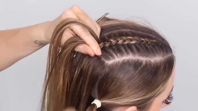 Learn How To Braid (2 Different Techniques) смотреть онлайн