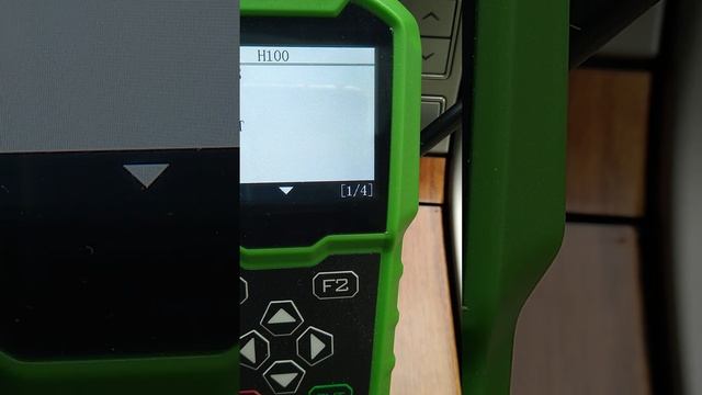 DIY 2010 Jaguar XF Key Fob Programming using OBDSTAR H100 смотреть онлайн