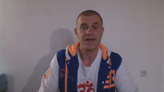 ERRE SZÜLETTÉL - A békés harcos útja c. könyv írója Dan Millman zseniális rendszere sorselemzéshez смотреть онлайн