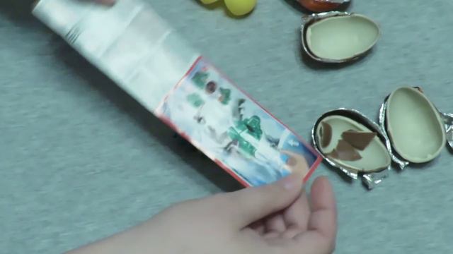 Новая забава блогеров на YouTube. КиндерЧелендж. смотреть онлайн