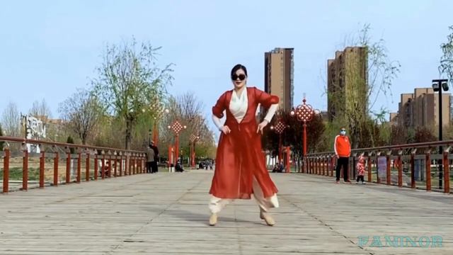 Shuffeledanse. Шаффл. Где-то далеко идут дожди.