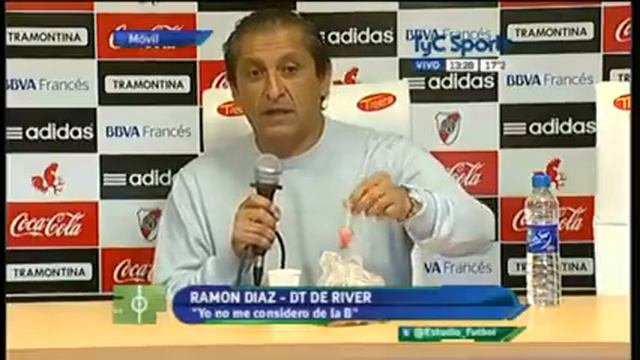 Ramón Díaz ofreció chupetines a los pibes de Boca смотреть онлайн