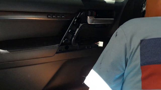 Toyota LC200 front door panel removal смотреть онлайн