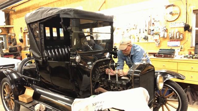 Barn Find / 1920 Ford Model T / Will it run? [EP42] @KlepsGarage смотреть онлайн