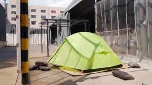 Палатка Argument Montalor 2 на ветру. Проектировщики молодцы!