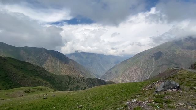 Один и самых красивых перевалов в Средней Азии. Тоо-Ашуу. Высота 3180 метров смотреть онлайн