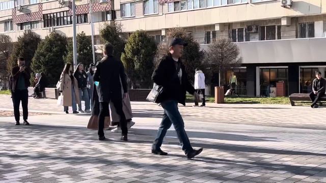 Казахстанский🇰🇿 флаг на земле в Алмате-(социальный эксперимент 2) смотреть онлайн