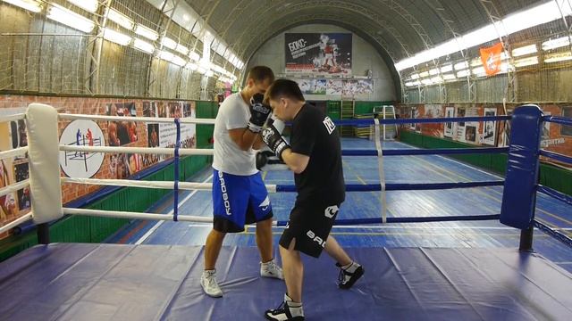 Серия ударов №1 с левым боковым. смотреть онлайн