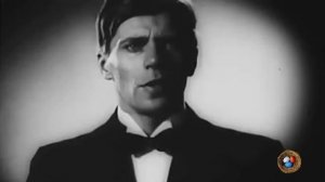 "Я достаю из широких штанин.." - стихи о советском паспорте