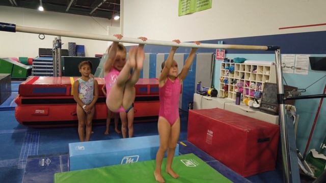 Working towards kips with Pre Team (Part 1) | #inthegym 64 смотреть онлайн