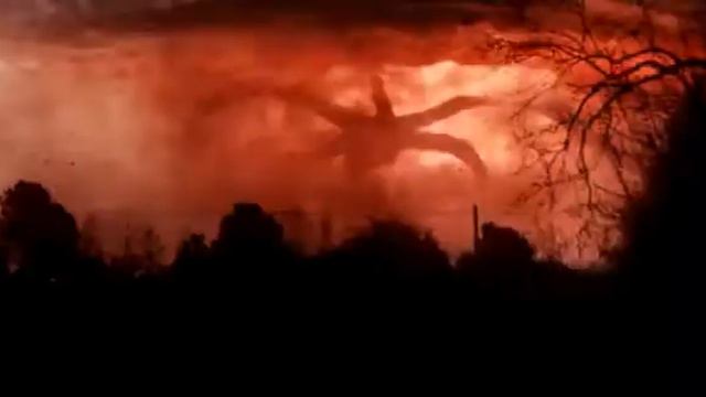 Stranger Things - The Upside Down [slowed + reverb] смотреть онлайн