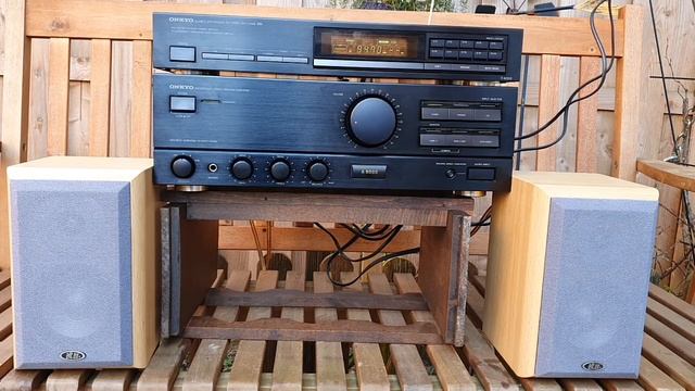 Onkyo Tuner R1 & Onkyo Stereo Premain Amplifier A-8000 with Eltax Millennium Mini Speaker смотреть онлайн