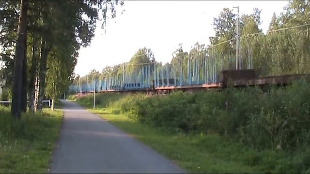 22.07.2011 extra freight train T57002 2x Dv12 Locomotives passes Koskela смотреть онлайн